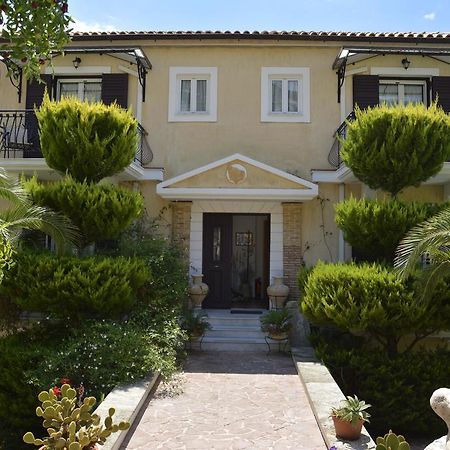 Christoforos Apartments Лурдата Екстериор снимка