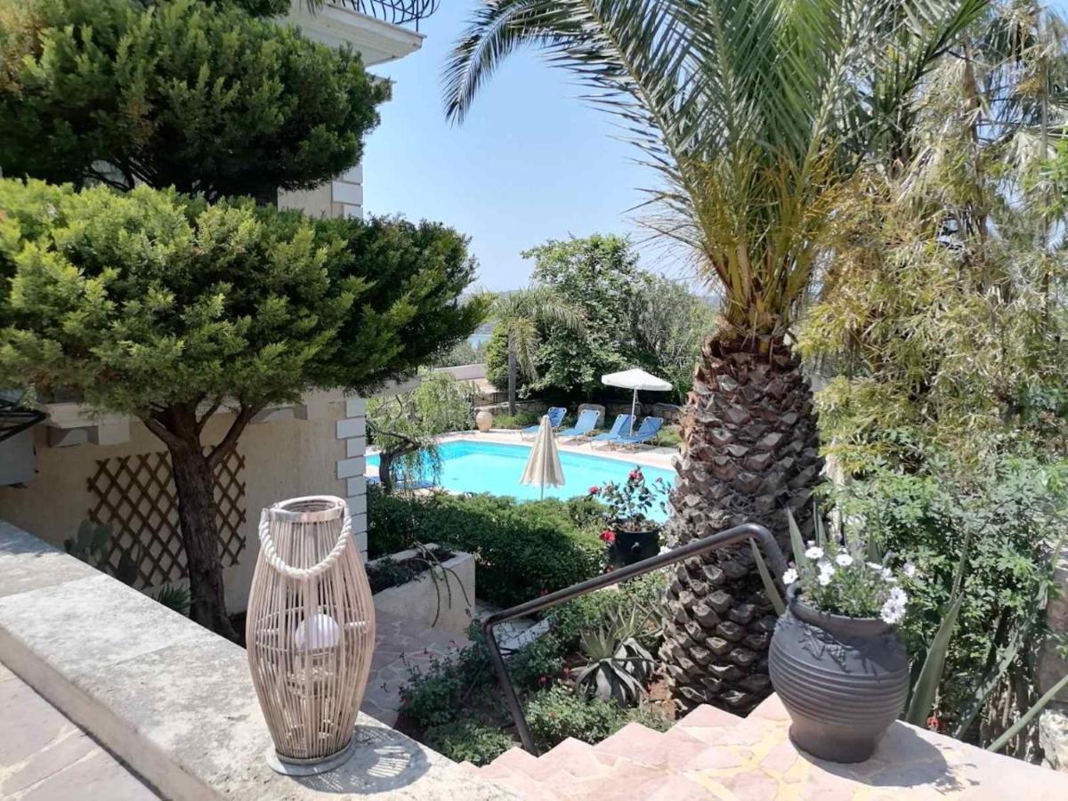 Christoforos Apartments Лурдата Екстериор снимка