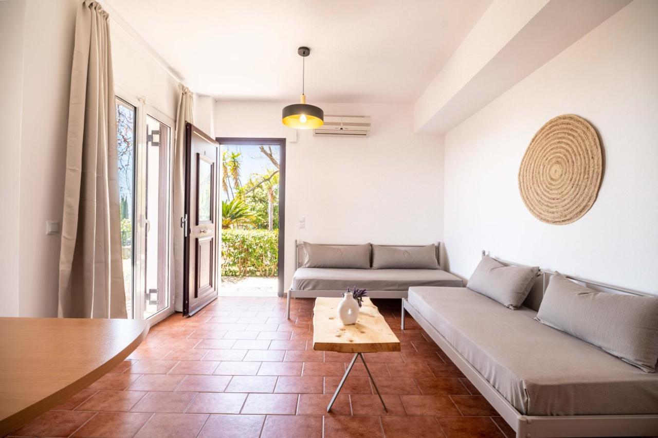 Christoforos Apartments Лурдата Екстериор снимка