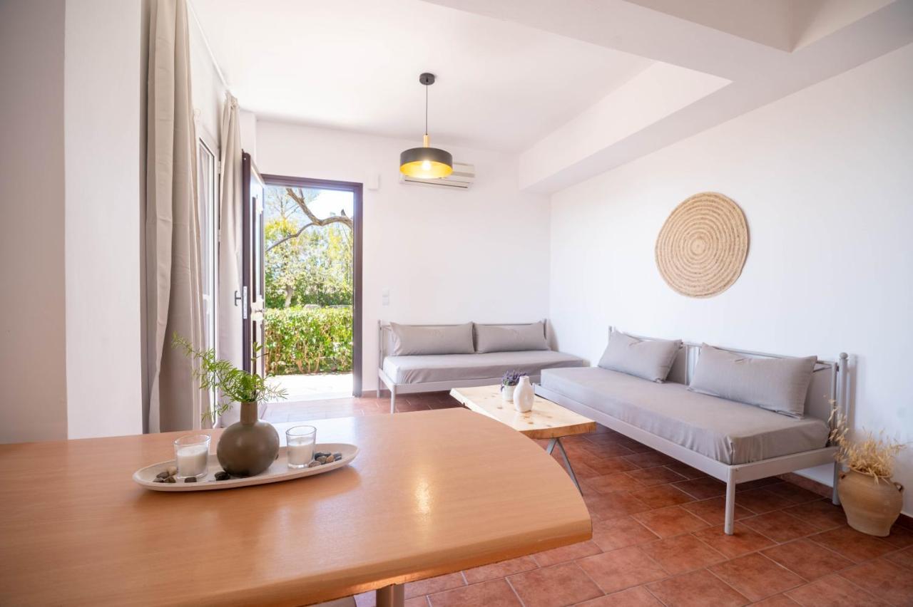 Christoforos Apartments Лурдата Екстериор снимка