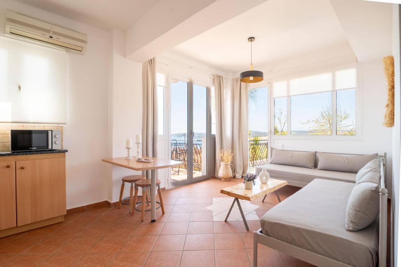 Christoforos Apartments Лурдата Екстериор снимка