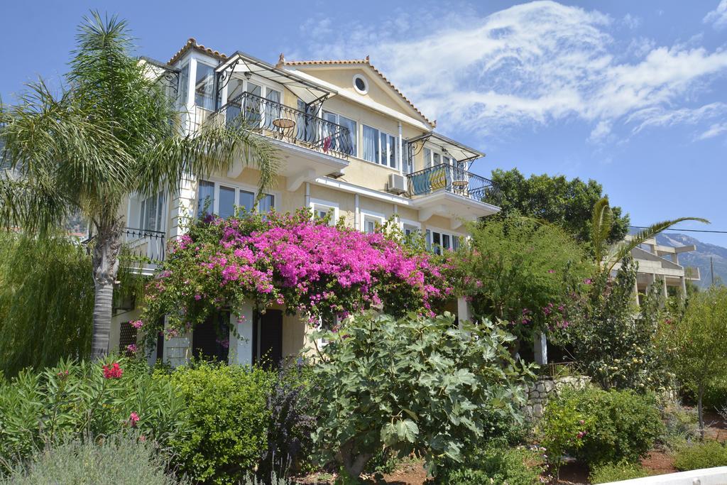 Christoforos Apartments Лурдата Екстериор снимка